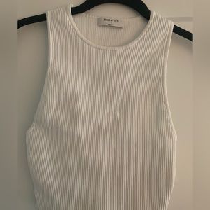 Aritzia Babaton sculpt knit cropped top white Small